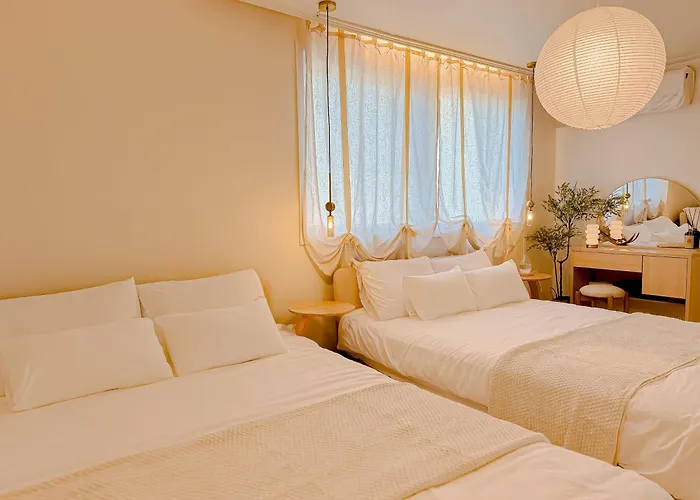 Apartment 이태원,해방촌,6인실,홍대15분,강남20분,경리단길,서울타워,명동15분,공항버스