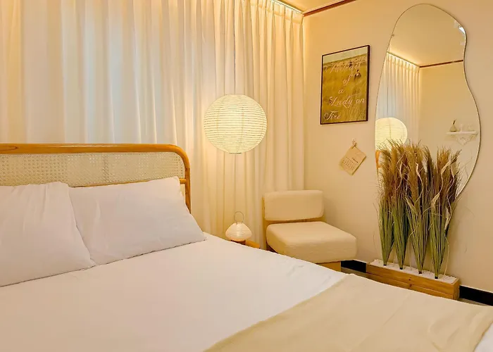 이태원,해방촌,6인실,홍대15분,강남20분,경리단길,서울타워,명동15분,공항버스 * Seoul