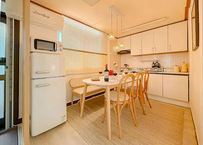 Apartment 이태원,해방촌,6인실,홍대15분,강남20분,경리단길,서울타워,명동15분,공항버스