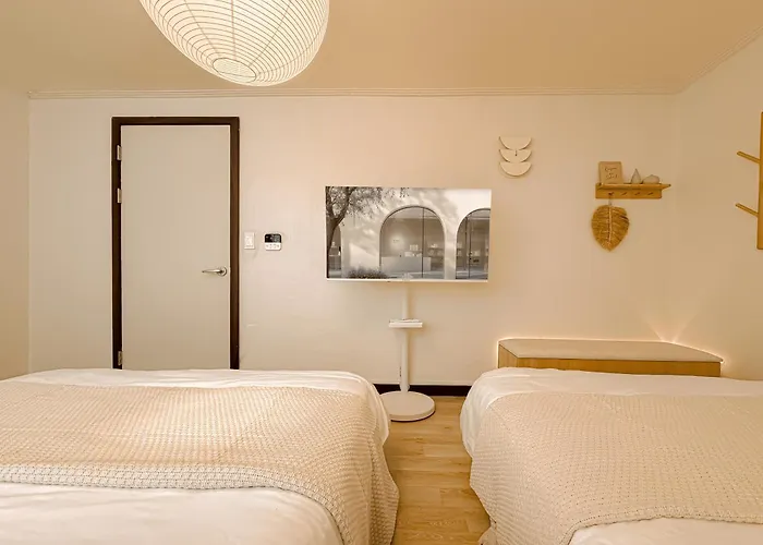 Apartment 이태원,해방촌,6인실,홍대15분,강남20분,경리단길,서울타워,명동15분,공항버스 Seoul