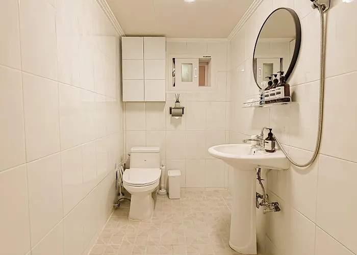 Apartment 이태원,해방촌,6인실,홍대15분,강남20분,경리단길,서울타워,명동15분,공항버스